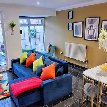 Charming 3-Bedroom House With Garden In Portsmouth, Close Parking, Train Station & Gunwharf Exterior photo